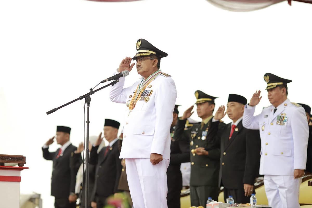Hujan Gerimis Warnai Upacara HUT ke-81 RI, Semangat Kemerdekaan Tetap Berkobar di Tanjab Barat