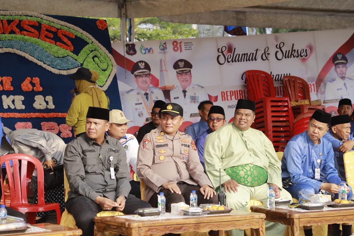 Sekda Hermansyah Lepas Pawai Budaya dan Pembangunan, Semarak HUT ke-81 RI dan Hari Jadi ke-61 Tanjab Barat ‎